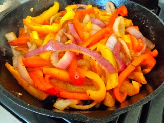 DaVinci-Chianti-Fajitas-cast-iron-veggies